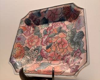 Famille rose octagonal plate on easel stand