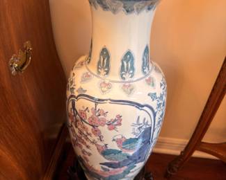 Large Chinese porcelain floor vase on stand