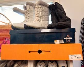 Women's winter snow boots