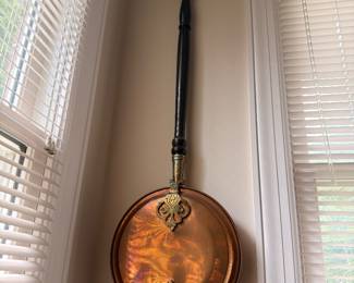 Antique copper bed warmer with long handle