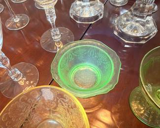 Green uranium glass bowl and crystal stemware