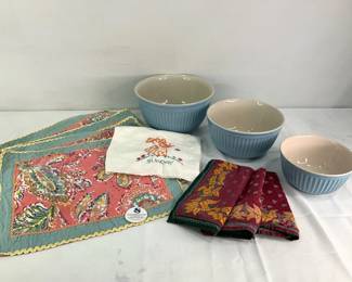 Williams Sonoma Mixing Bowls