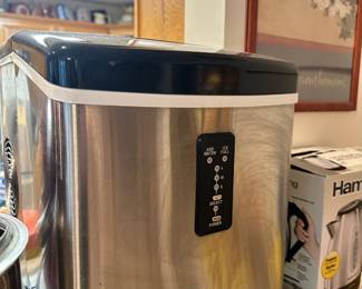 Ice maker