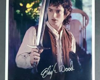 CS036 Autographed Elijah wood Photo LOTR