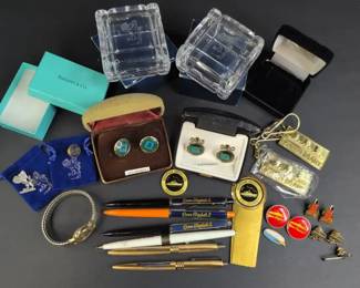 CS081 Cunard Queen Elizabeth Cruise Line Souvenirs