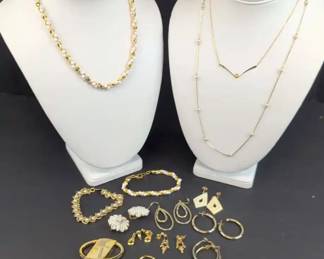 CT032 Gold Tone Necklaces Earrings