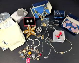 CT031 Vintage Avon Jewelry