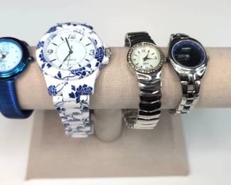 CT015 Womens Blue Silvertone Fashion Watches