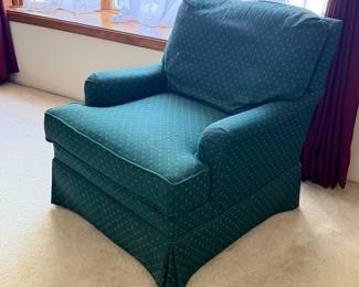 Cute clean comfortable arm chair