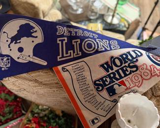 Detroit lions and tigers pendants