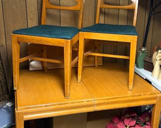 Vintage table and 4 chairs