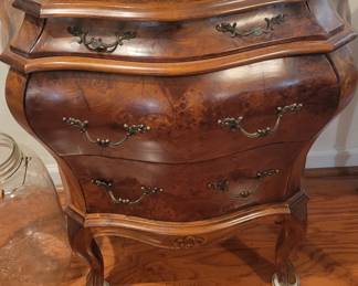 Italian bombe chest