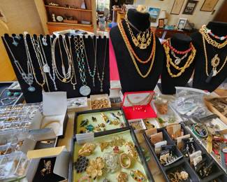 Vintage jewelry 