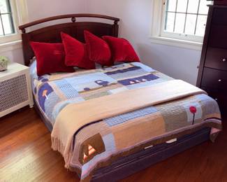 Headboard w/SSB Mfg Pillow Top Queen Mattress!