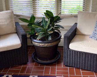 Ballard Designs Coastal Resin Wicker Set!