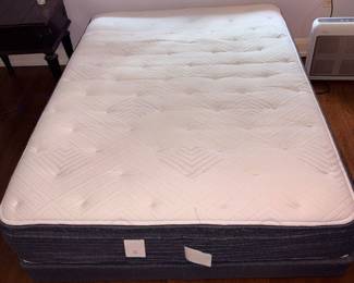 SSB Mfg Pillow Top Queen Mattress!