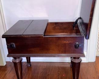 Antique Mahogany Spinet Desk!