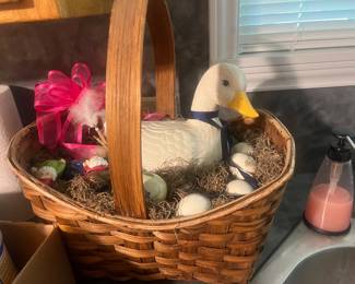 Goose in a basket