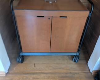 Serving cart