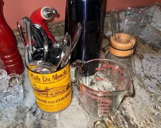 Assorted Kitchen Items