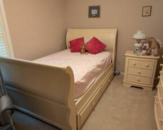 Child's/Teenagers Sleigh Bed, Side Table, and Dresser