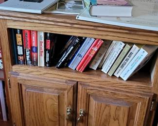 Oak Wood Bookcase with Cabinet