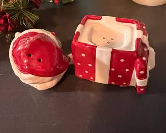 Fitz and Floyd Kitty Kringle Ceramic Salt and Pepper Shakers