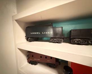 Lionel Lines O Gauge Train Cars: Black Steam Engine Tender and Brown Caboose #6037