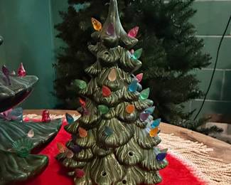 Vintage Atlantic Mold Ceramic Christmas Tree