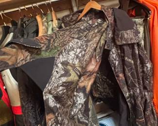 Mossy Oak BreakUp Camouflage Hunting Jacket second image
