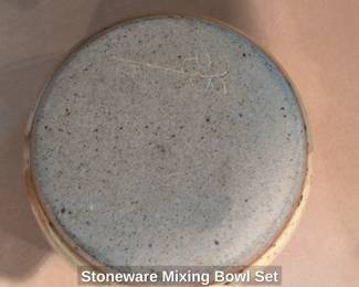 Stoneware Mixing Bowl Set second image