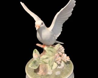 Vintage Wellington Collection Porcelain Dove Figurine