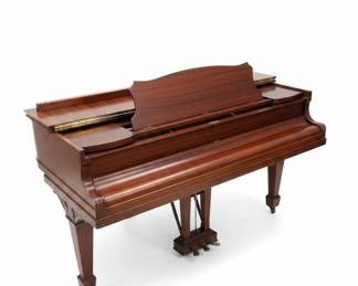 Everett Piano Co. Grand Piano fourth image