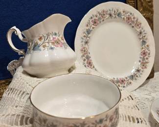 Vintage floral fine china t set