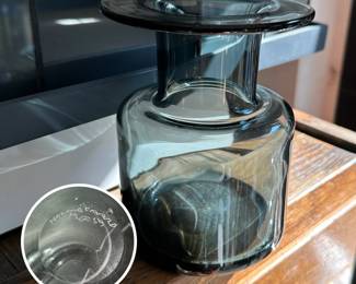 A mid-century modern signed Per Lütgen for Holmegaard glass vase, dated 1959.