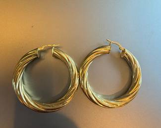 Thick hoops	18k	8.57g