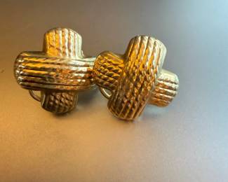 Pair cross Earrings	14k	5.00grams