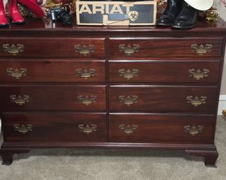 8 Drawer Dresser