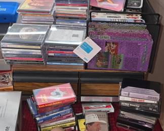 VHS - Cassettes- CD's