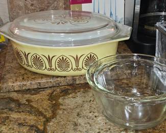 Vintage Pyrex Bowl - Serving Bowls
