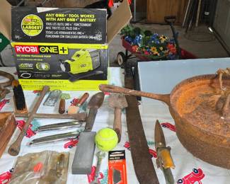 Cast Iron Skillet - Hand Tools