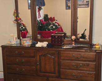 Ethan Allen Dresser