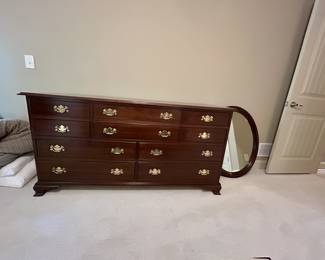 Stickley 9-drawer dresser with oval mirror