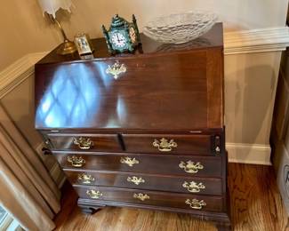 Mahogany slant-front desk, brass hardware, Chippendale style