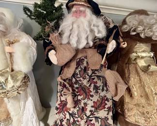 Tapestry-robed Old World Santa figurine, tree & sack