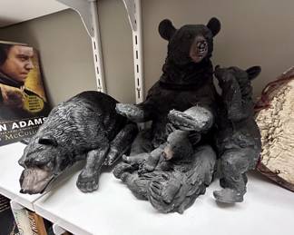 Resin black bear family figurine group, mama with cubs