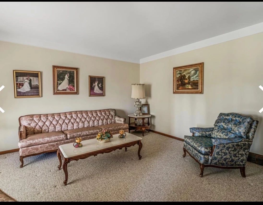 Vintage French Provincial-Style couch with chairs