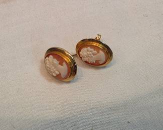 14k Gold Cameo Earrings