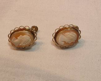 14k Gold Cameo Earrings