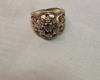 14k Gold With Flower Patterns Ring And Diamonds